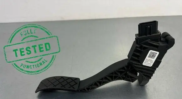 Volkswagen Tiguan Accelerator throttle pedal 5Q1723503J 6PV01062113