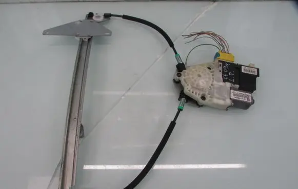 Citroen C4 I Front door window regulator with motor 9681575280