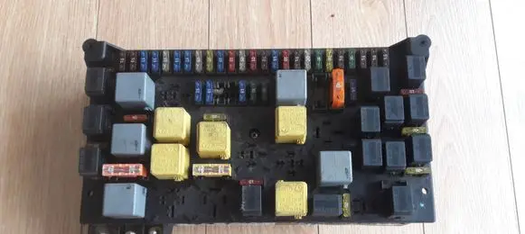 Mercedes-Benz ML W163 Fuse box set 1635450205