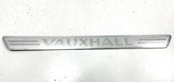 Opel Astra J Rear sill trim cover 498166255