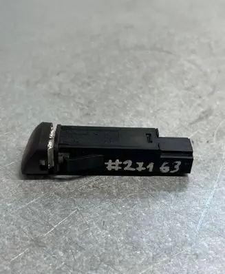 Volvo XC90 Hazard light switch 9168302