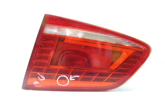 Volkswagen PASSAT B7 Rear/tail lights