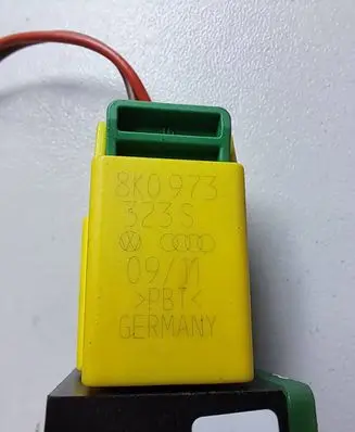 Seat Alhambra (Mk2) Airbag deployment crash/impact sensor 8K0973323s