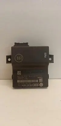 Audi A5 8T 8F Gateway control module 8R0907468H
