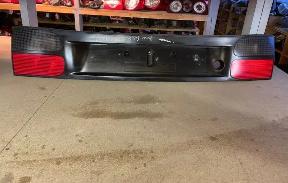 Renault Laguna I Trunk door license plate light bar 22260002 7700820049