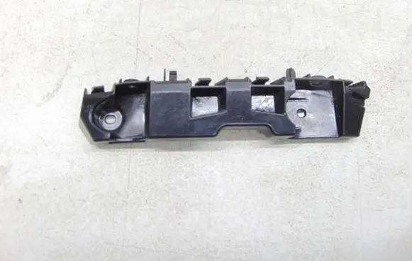 Dacia Sandero II Front bumper mounting bracket 631438295R