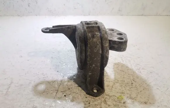 Opel Astra H Engine mount bracket 