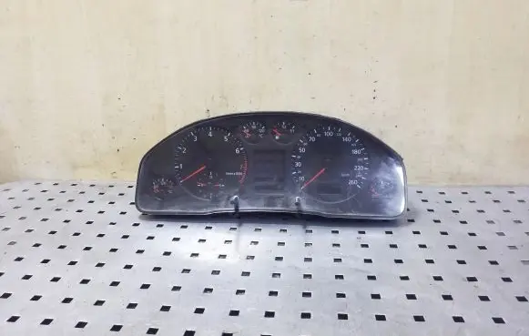 Audi A6 S6 C5 4B Speedometer (instrument cluster) 4B0919860F 8L0919272