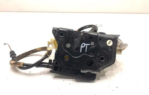 Volkswagen PASSAT B7 Rear door lock 3C4839016A