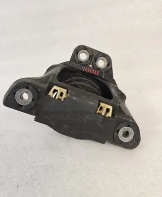Volvo XC90 Engine mount bracket 31480353