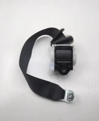 Mitsubishi Outlander Third row seat belt 