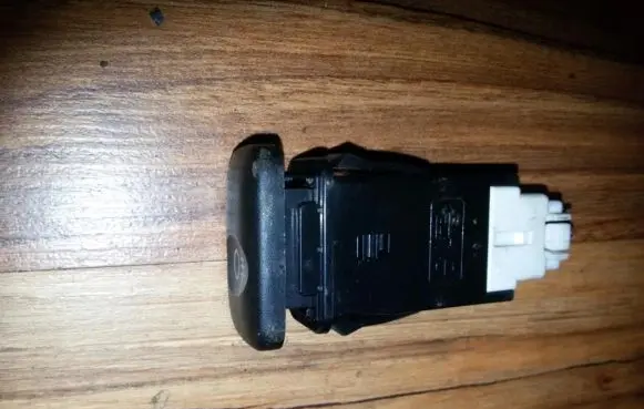 KIA Sedona Fog light switch 