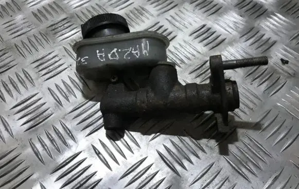 Mazda 323 Clutch master cylinder