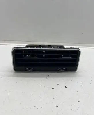 Audi Q7 4M Rear air vent grill 4M8819203B 10641068 1210500001
