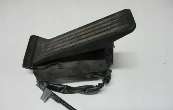 Mazda 2 Accelerator throttle pedal GHP941600E