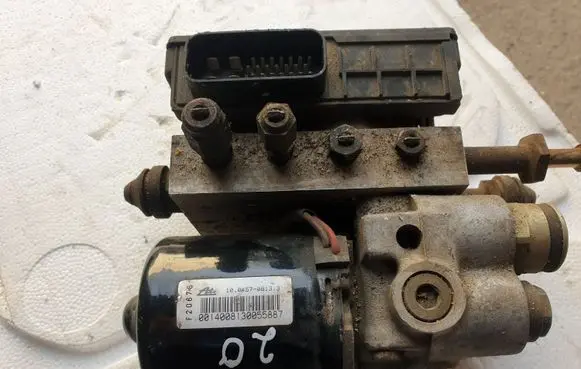 Volkswagen Sharan ABS Pump 7M0614111B 7M0907379