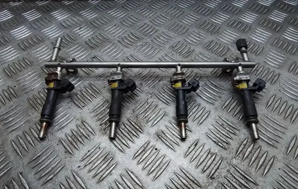 Opel Zafira B Fuel injectors set 