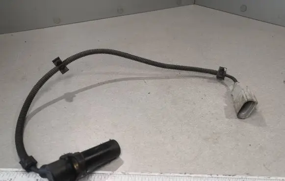 Volkswagen Golf IV Crankshaft position sensor 038957147F