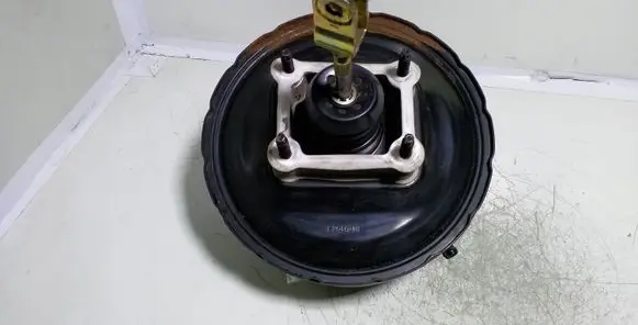Opel Frontera B Brake booster 97178947