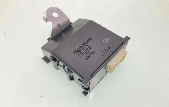 Lexus RX 450H Door central lock control unit/module 8597048040