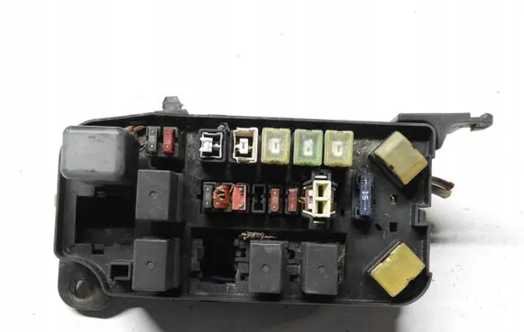 Mitsubishi Colt Relay mounting block MB629083OMRON