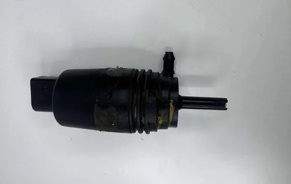 BMW 5 E60 E61 Windscreen/windshield washer pump 8377612 23557610