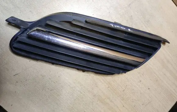 Nissan Almera Tino Front bumper lower grill 62330BU
