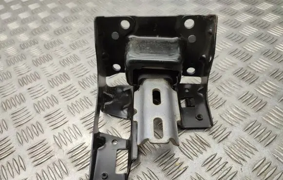 Citroen C3 Engine mount bracket 9807450980 9807450680