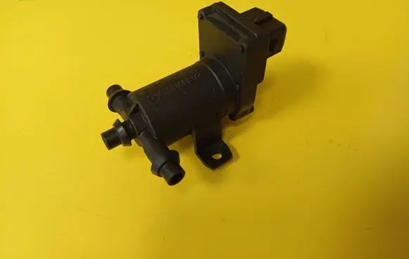 Mercedes-Benz C W202 Turbo solenoid valve A2028000178