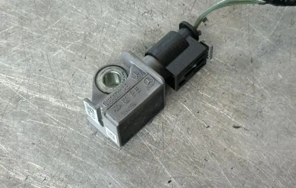 Dodge Journey Airbag deployment crash/impact sensor A2048201985 04896011AB