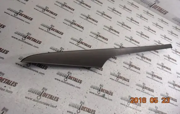 Vauxhall Insignia A Front door trim bar 13222176