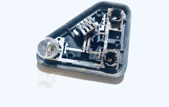 BMW 5 E39 Tail light bulb cover holder 8371326 393406