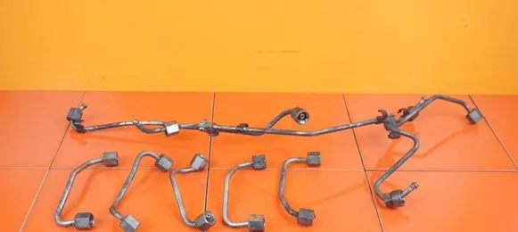 Audi Q7 4L Fuel injector supply line/pipe 