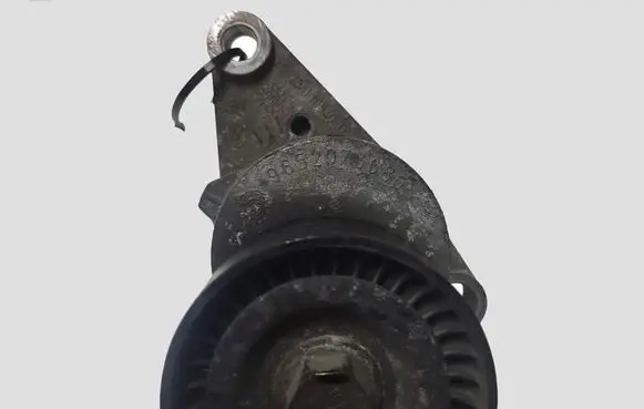 Peugeot 307 Generator/alternator belt tensioner 9652073680