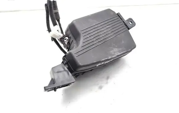 Mazda 6 Fuse module KD4766767 7154763330 7154763430