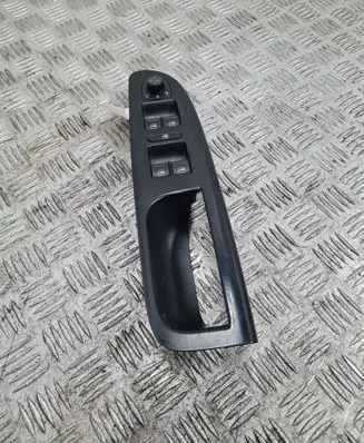 Volkswagen PASSAT B6 Electric window control switch