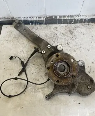 BMW X5 F15 Front wheel hub 6773783