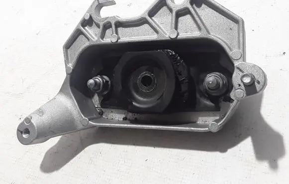 Dacia Jogger Gearbox mount 112535643R