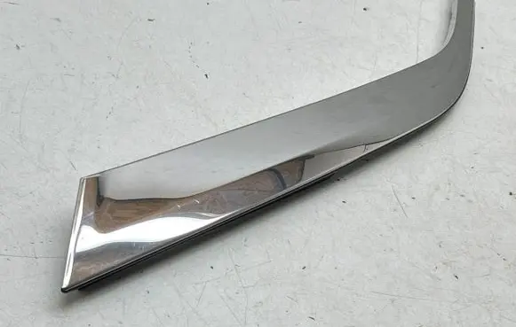 Peugeot 5008 II Rear side glass trim 9827008977