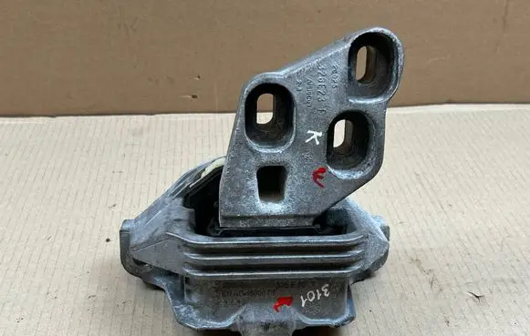 Mercedes-Benz CLA C117 X117 W117 Engine mount bracket AC46000DF