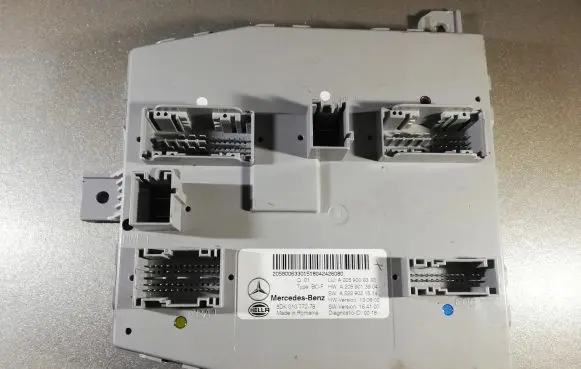 Mercedes-Benz C W205 SAM control unit A2059006330