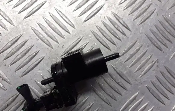 Renault Laguna III Turbo solenoid valve 8200762597