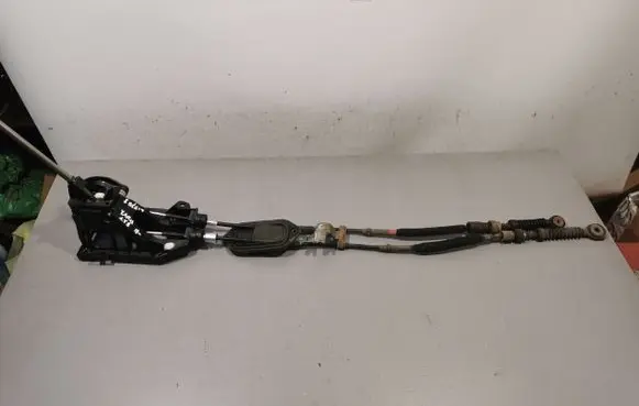 Toyota Yaris Gear shift cable linkage 