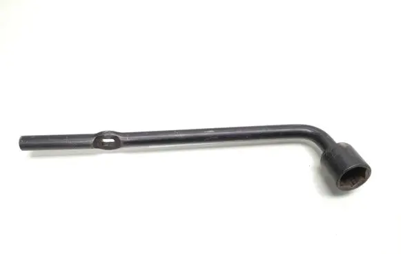 Nissan Juke I F15 Wheel nut wrench 