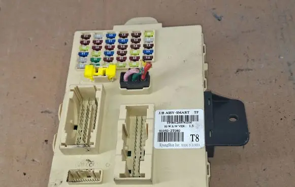 KIA Optima Fuse module 919502T080 ASSPSMART TFD080CES00781D