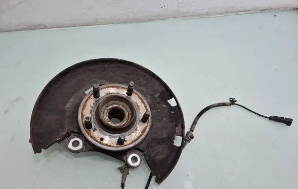 Opel Astra J Front wheel hub 