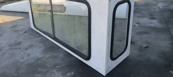 Land Rover Defender Rear windscreen/windshield window stelaz