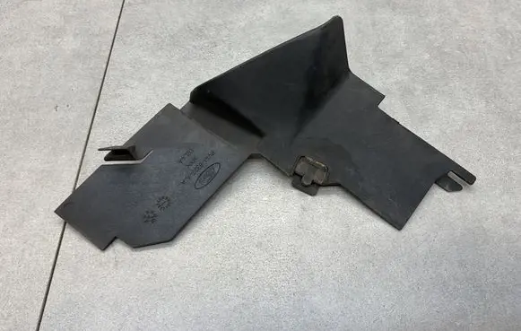Ford Kuga I Intercooler air guide/duct channel 8V418327AA