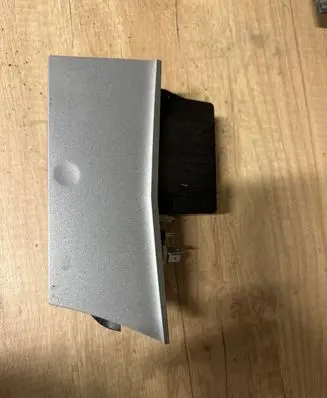 Opel Astra H Car ashtray 13133284 331985437
