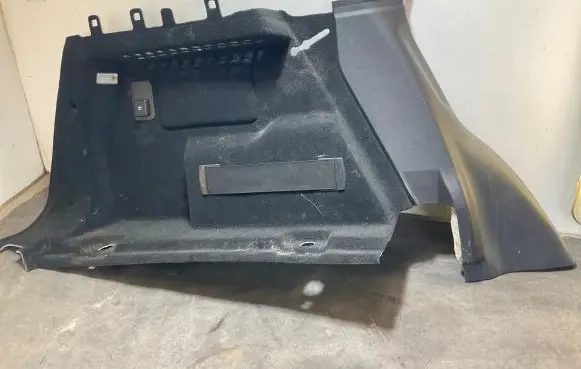 Trunk/boot side trim panel